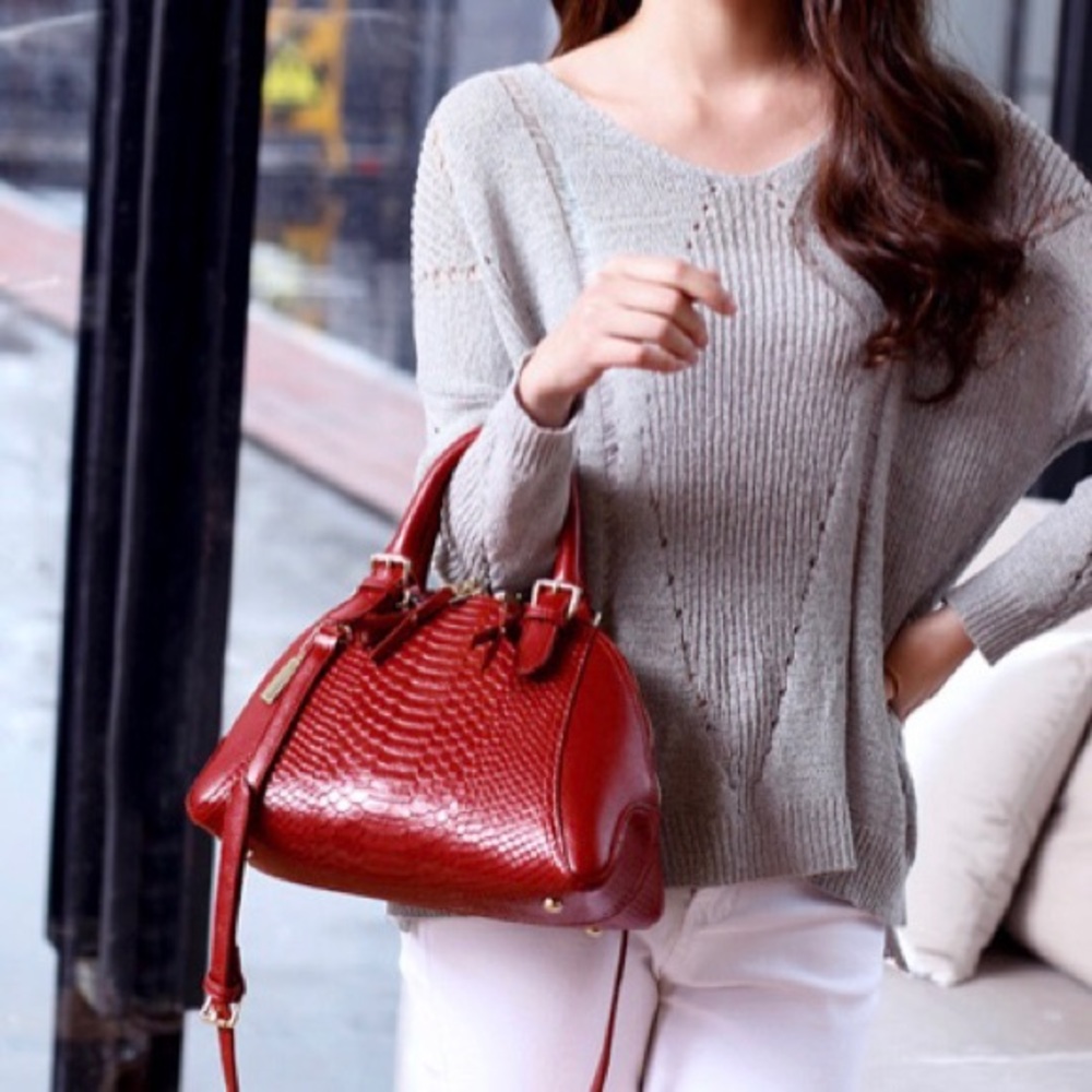 Just In! π ROME Crocodile Shell Crossbody - Picture 2 of 8